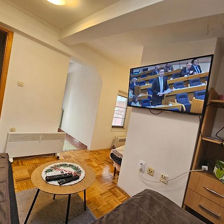 Lukavica Apartman Ellye מראה חיצוני תמונה
