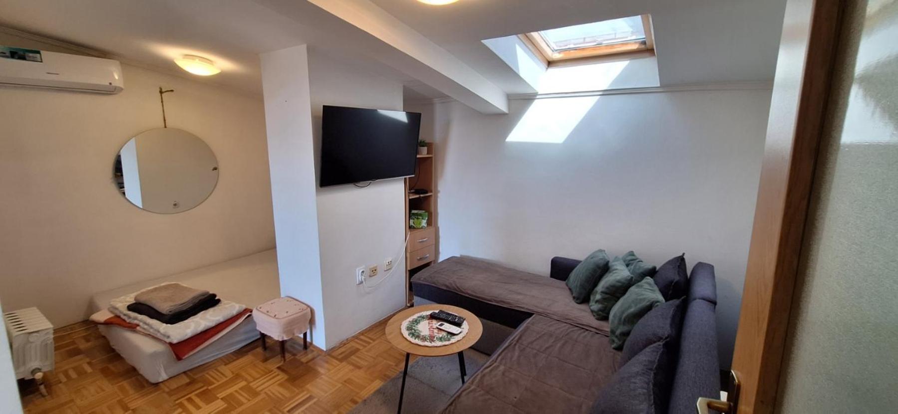 Lukavica Apartman Ellye מראה חיצוני תמונה